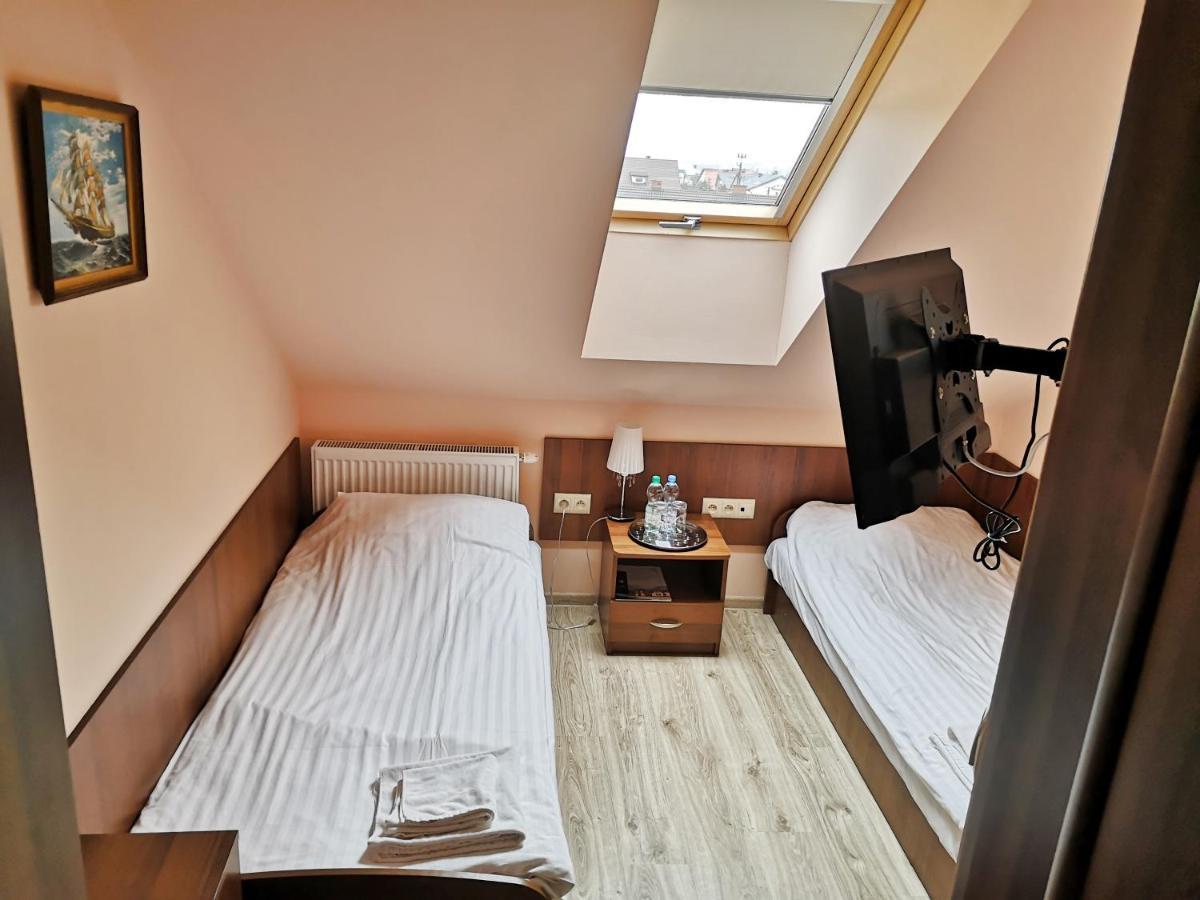 Hotel Viwaldi Baruchowo Bagian luar foto