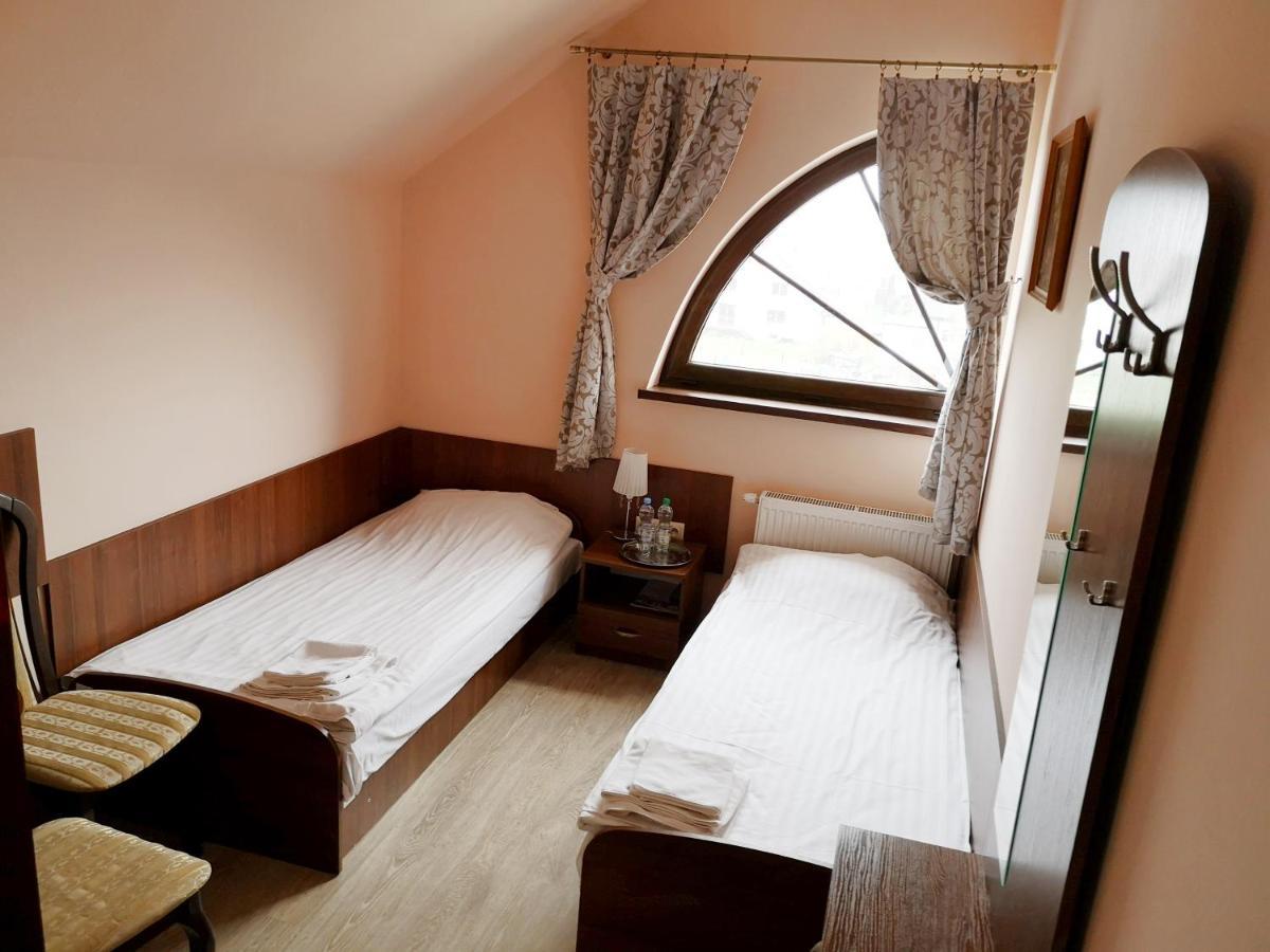 Hotel Viwaldi Baruchowo Bagian luar foto