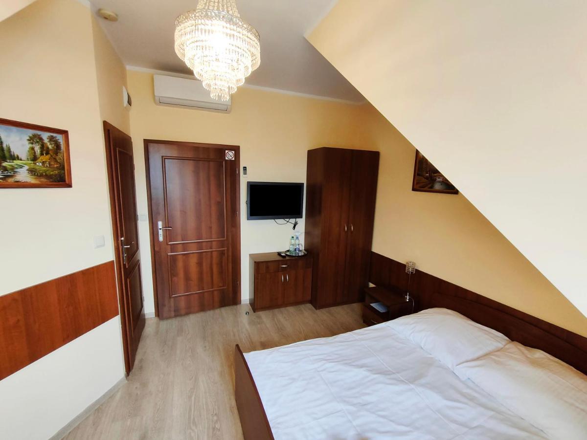 Hotel Viwaldi Baruchowo Bagian luar foto