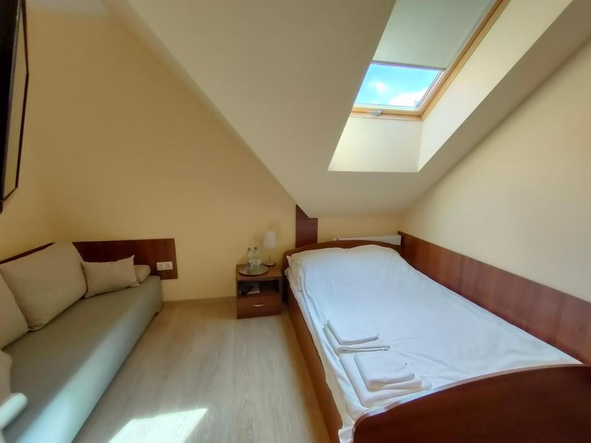 Hotel Viwaldi Baruchowo Bagian luar foto